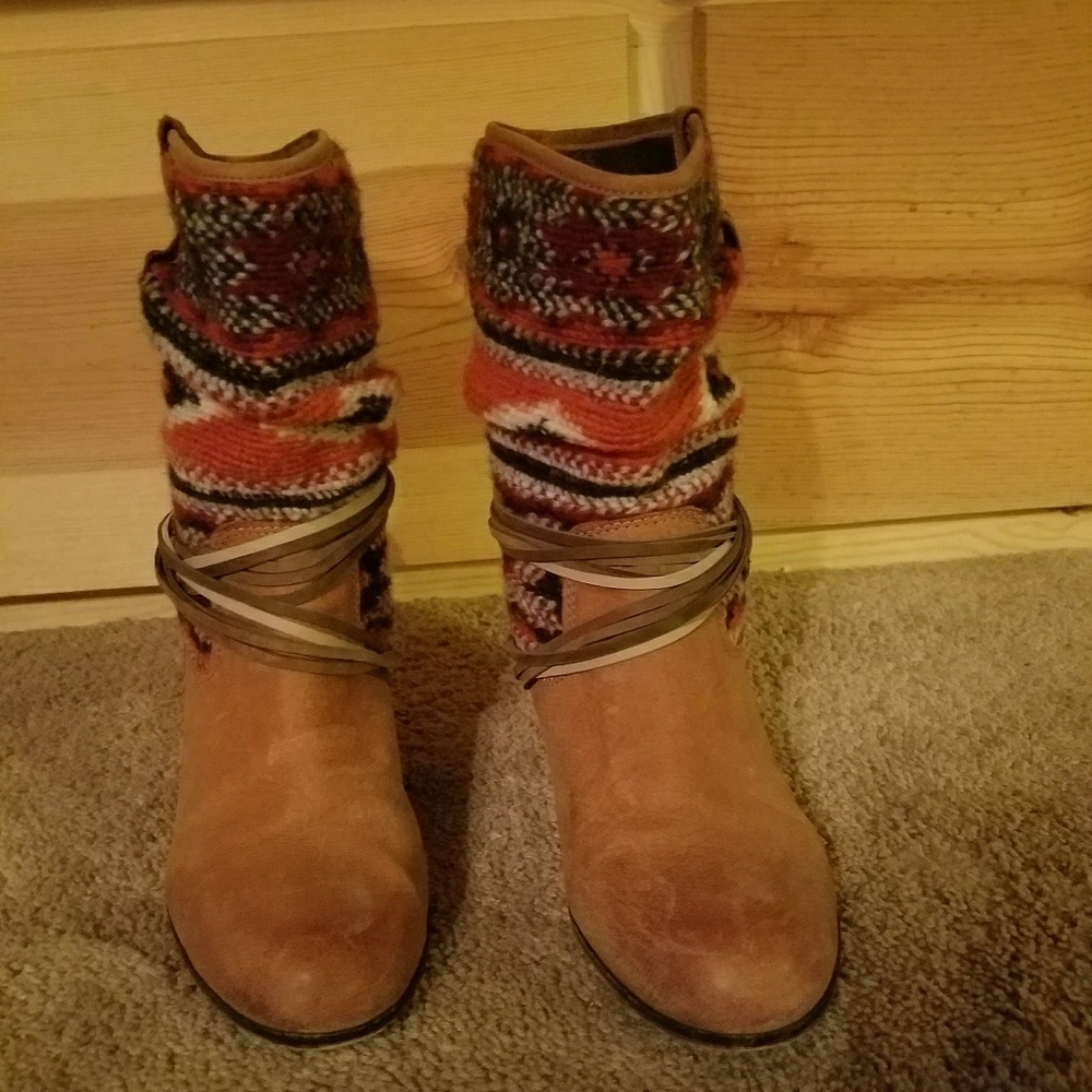 8.5 Steve Madden Boots with aztec accents